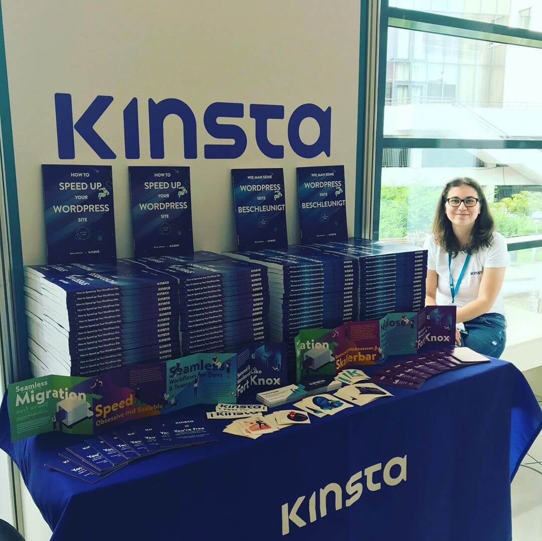 Der Kinsta-Stand beim WordCamp Europa